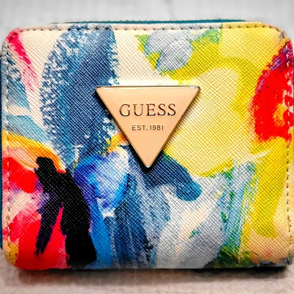 GUESS Wallet - Picture 1 of 4